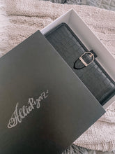 Load image into Gallery viewer, Croc Planner Agenda Cover A5