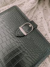 Load image into Gallery viewer, B grade- Croc Planner Agenda Cover Personal size