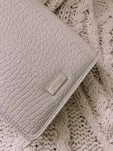 Load image into Gallery viewer, B grade- Croc Planner Agenda Cover Personal size